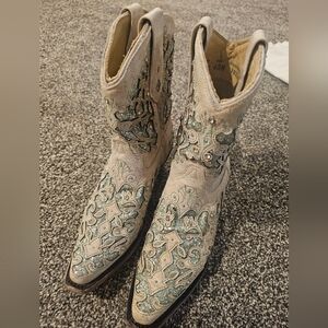 Corral Cream and Green Glitter Embroidered Boots